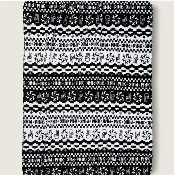 NWT VS "PINK" BLANKET - Picture 4 of 8